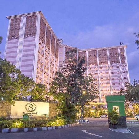Lorin Syariah Solo Hotel Extérieur photo