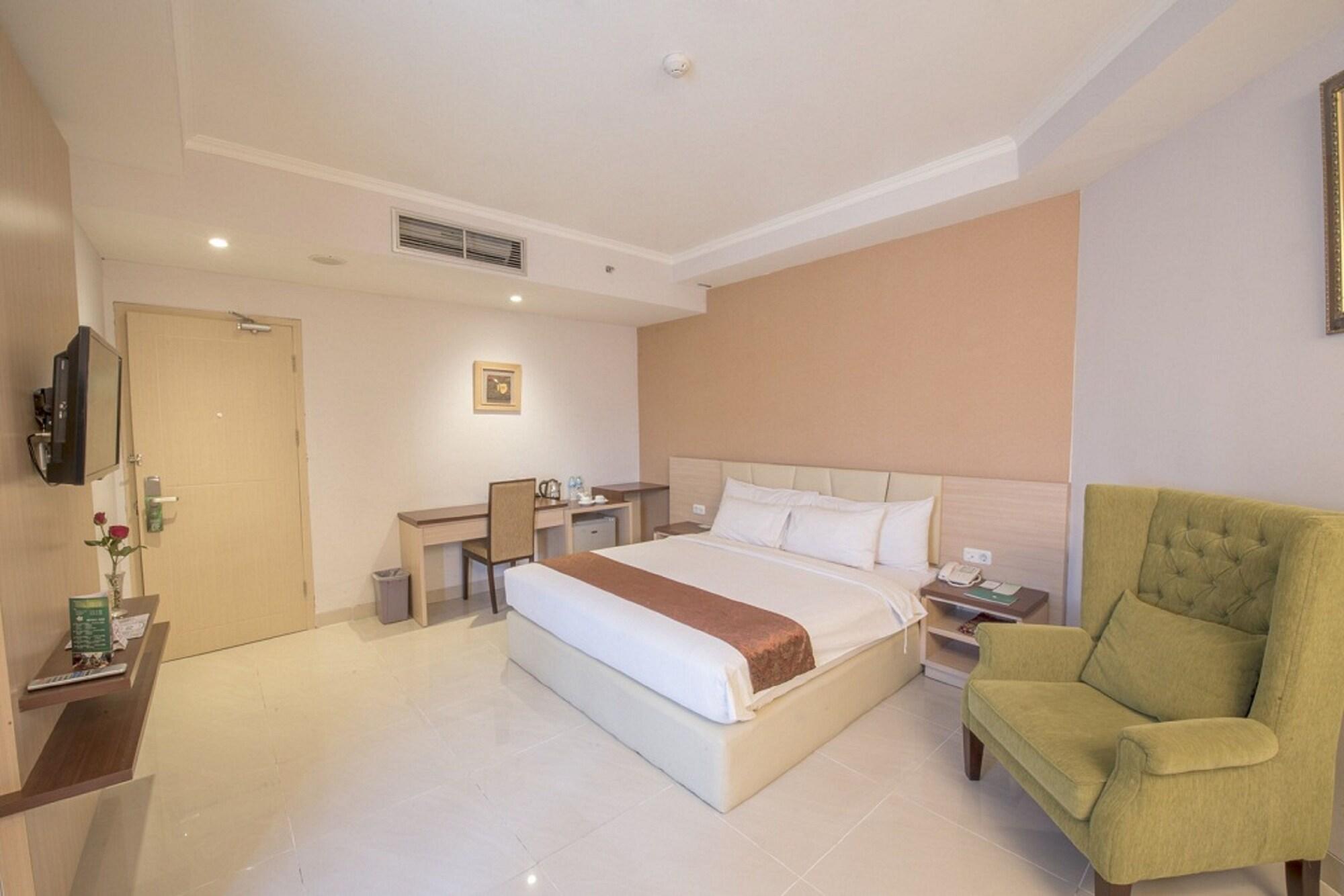 Lorin Syariah Solo Hotel Extérieur photo