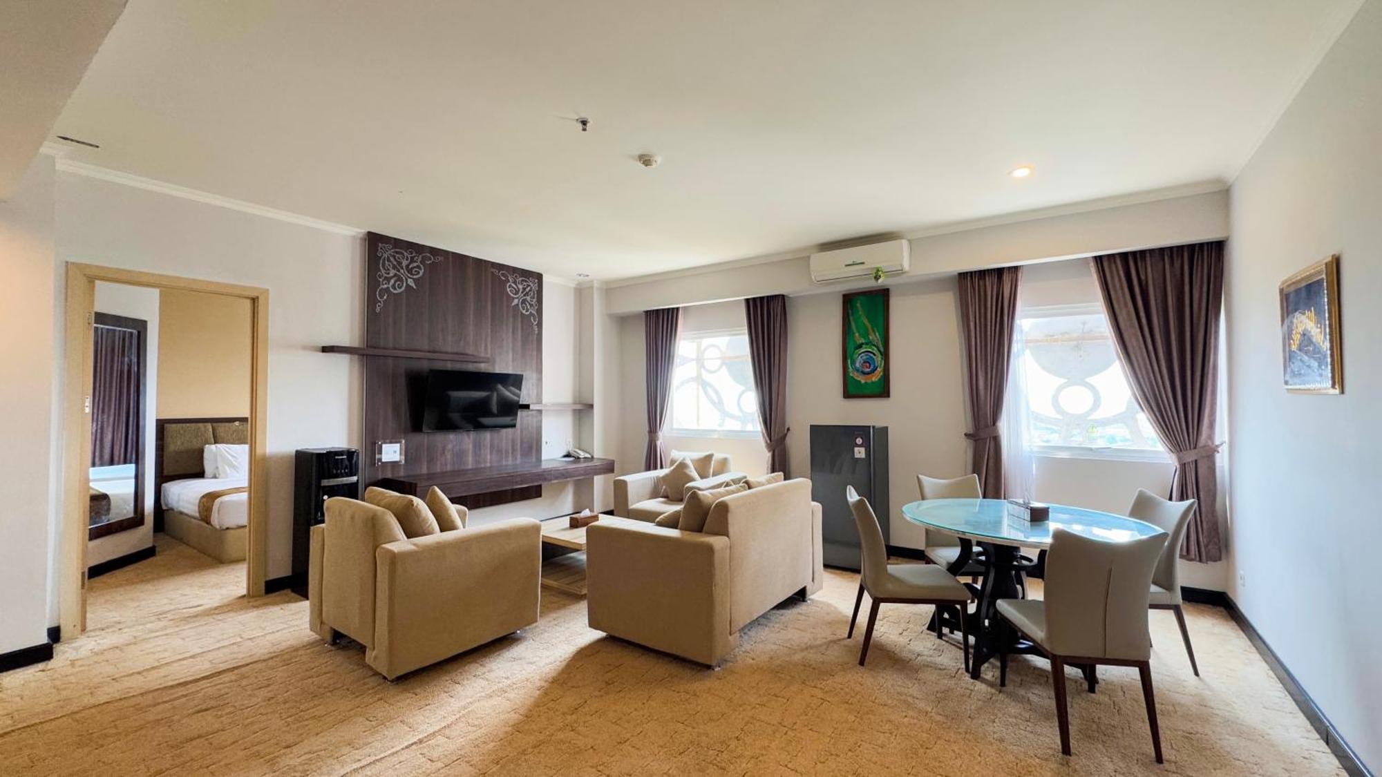 Lorin Syariah Solo Hotel Extérieur photo