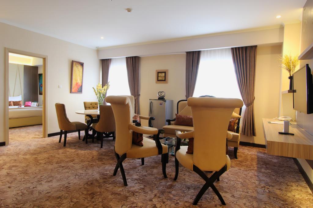 Lorin Syariah Solo Hotel Extérieur photo