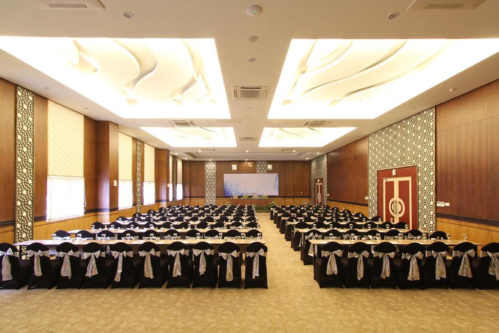 Lorin Syariah Solo Hotel Extérieur photo
