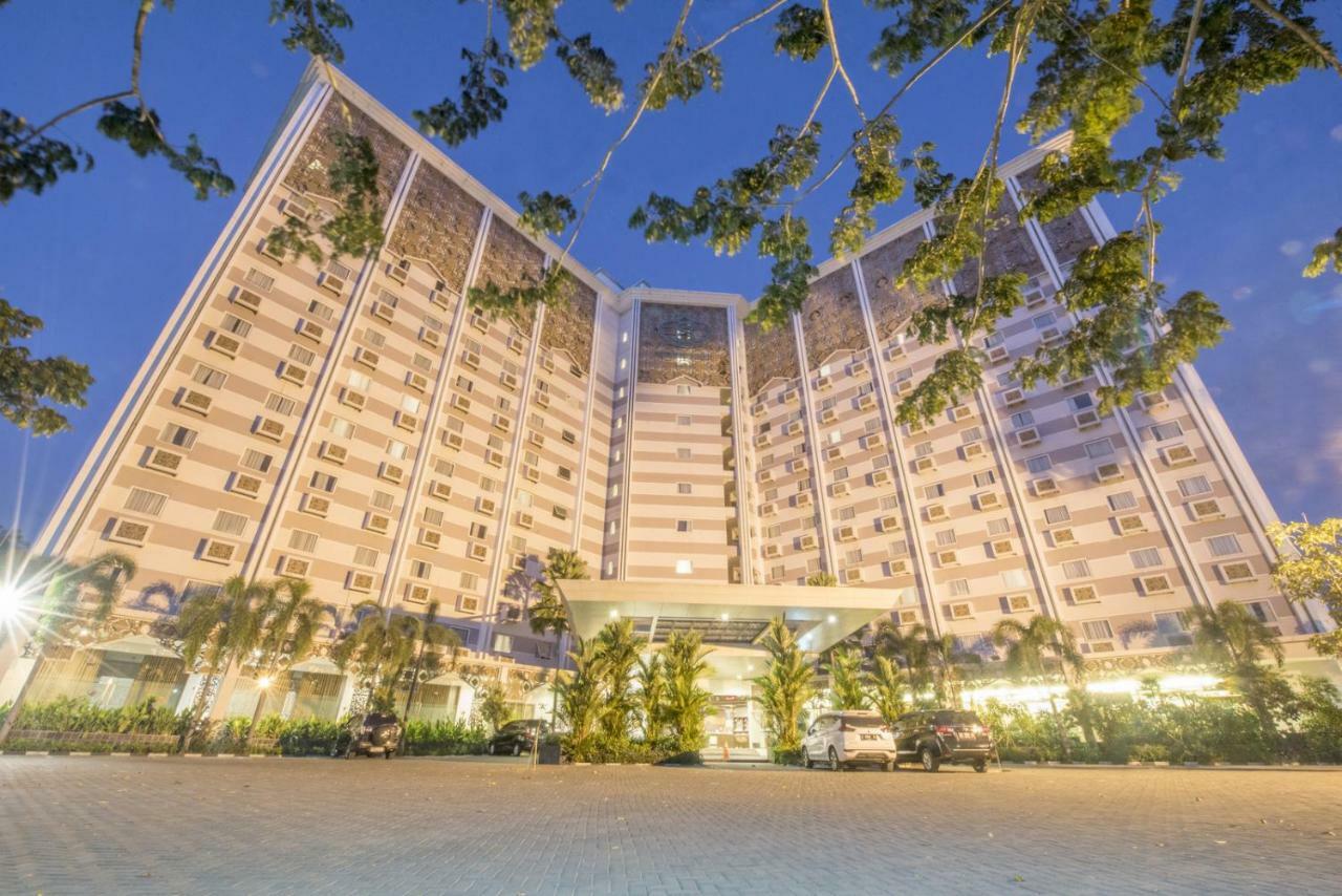 Lorin Syariah Solo Hotel Extérieur photo