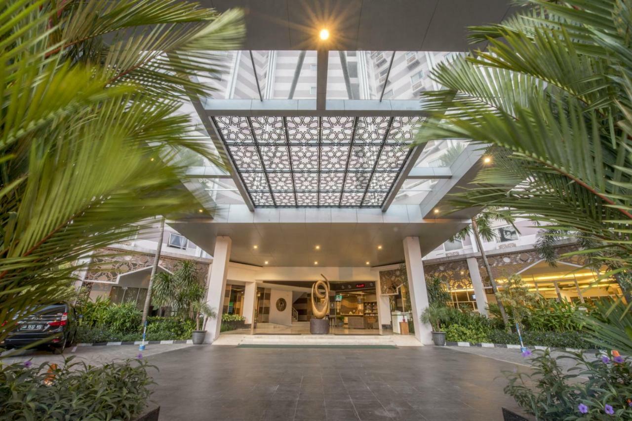 Lorin Syariah Solo Hotel Extérieur photo